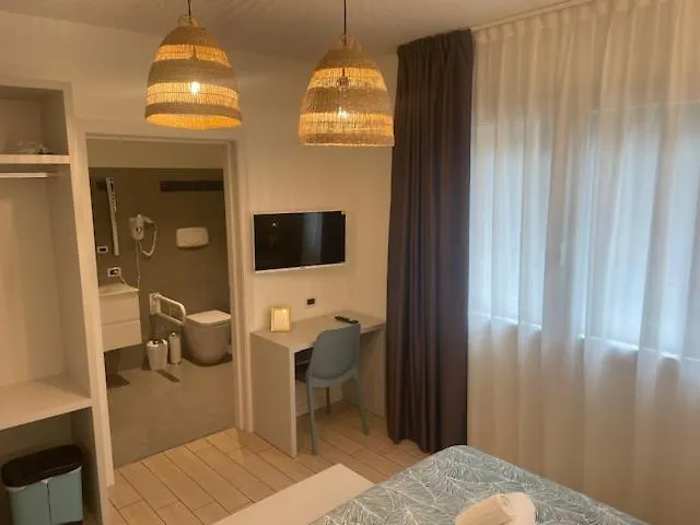 Hotel La Pergola Di Venezia Lido di Venezia 2*,